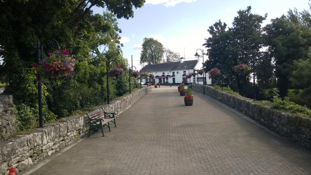 Doonard Manor B&B Craughwell Екстериор снимка